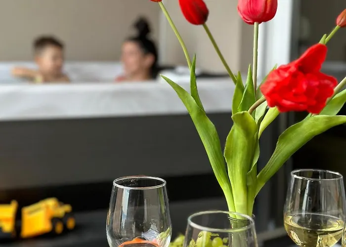 Luxury And App F Апартаменти *