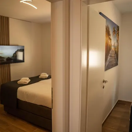 Luxury App F With Jacuzzi And The Sea View Apartman *