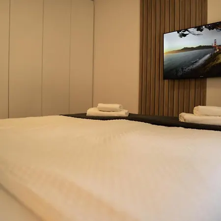 Luxury App F With Jacuzzi And The Sea View Apartman Makarska