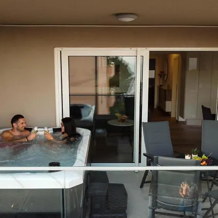 Luxury App F With Jacuzzi And The Sea View