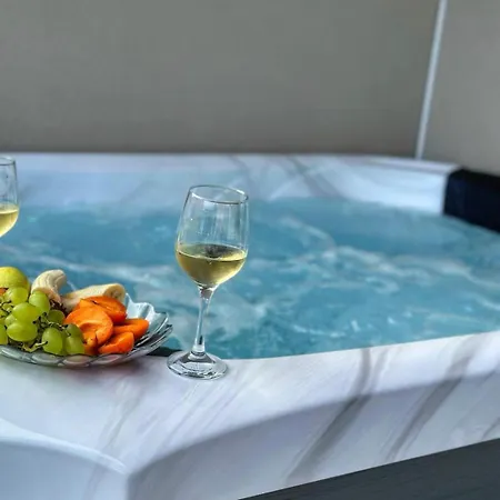 Luxury App F With Jacuzzi And The Sea View *